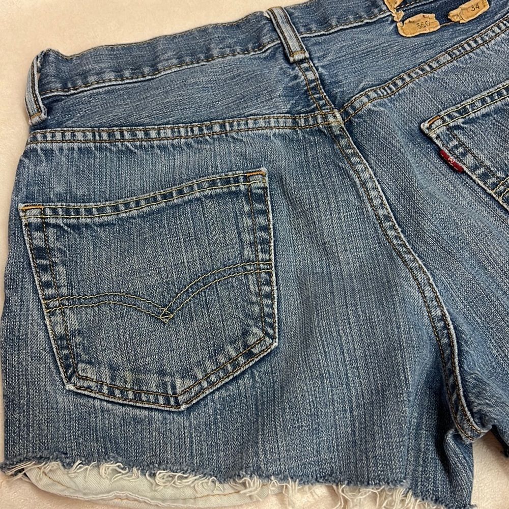 Levi's 550 Distressed Denim Cutoff Jean Shorts Size 6 - Picture 8 of 8